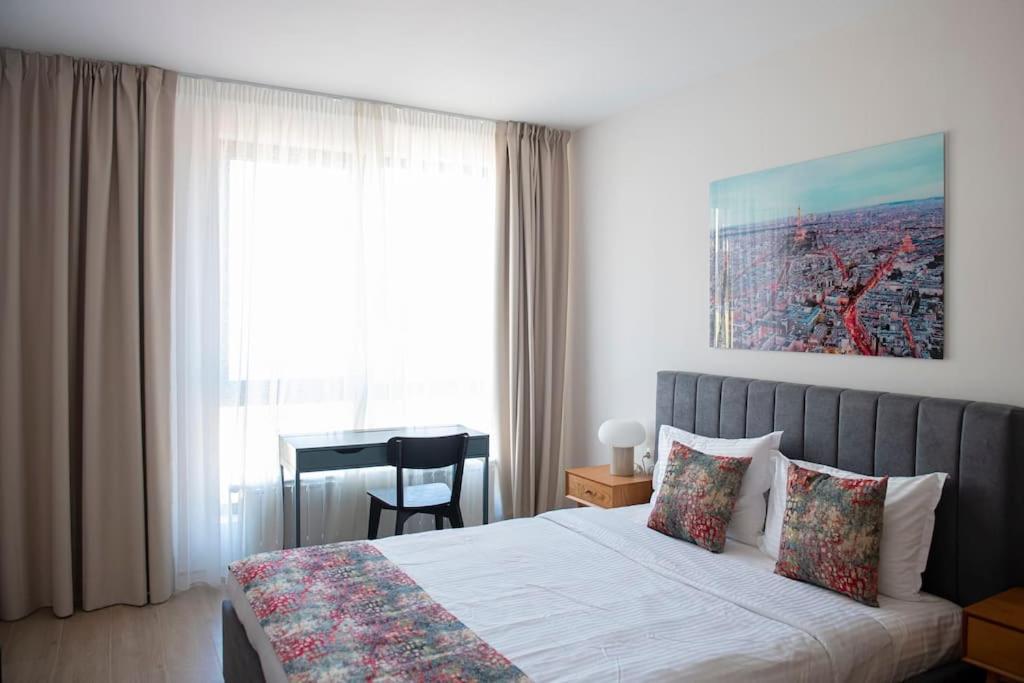 New York: A Spacious Modern Apartment With Parking Sofia Eksteriør billede