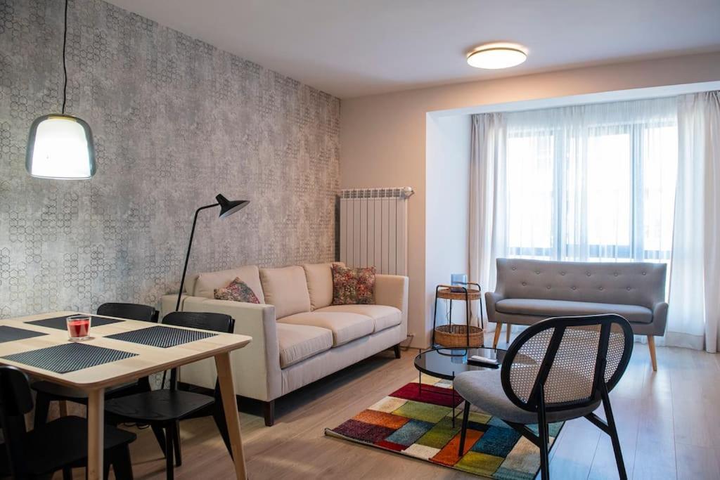 New York: A Spacious Modern Apartment With Parking Sofia Eksteriør billede