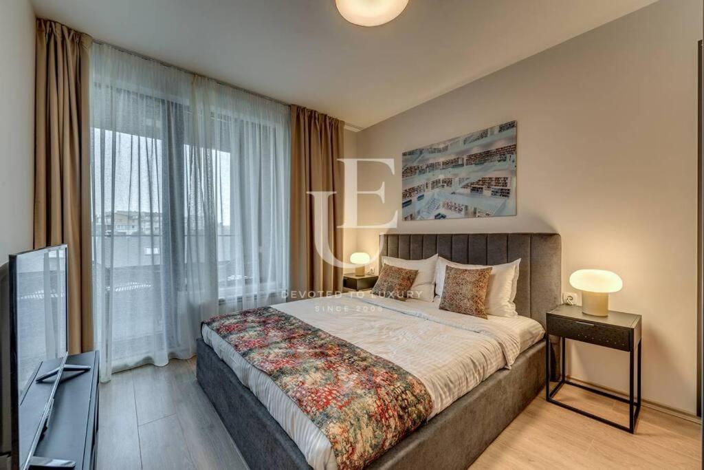 New York: A Spacious Modern Apartment With Parking Sofia Eksteriør billede