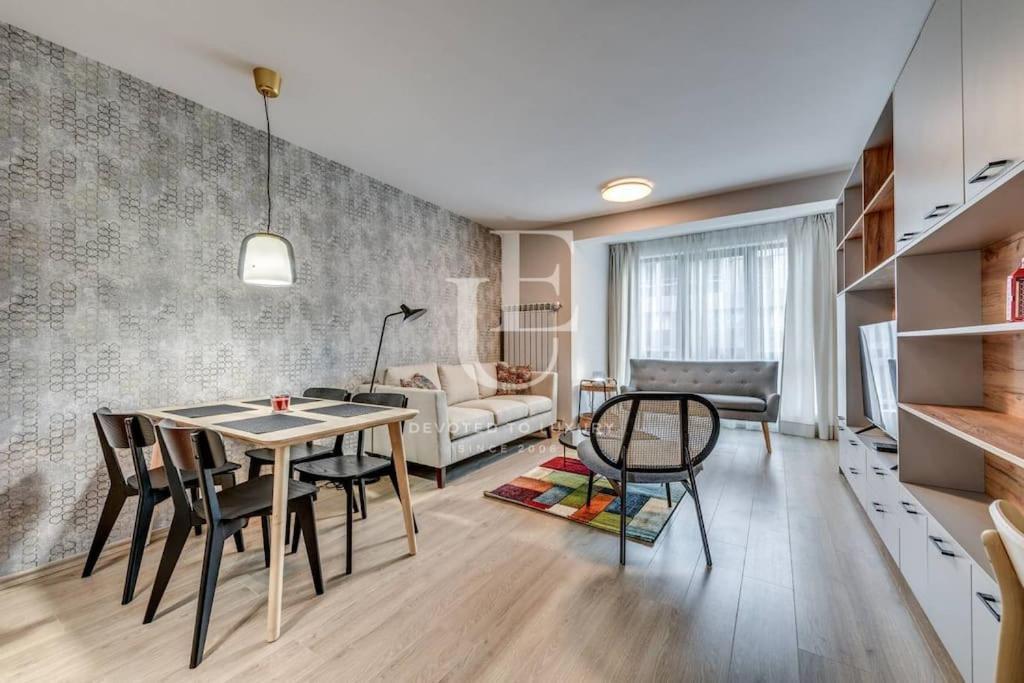 New York: A Spacious Modern Apartment With Parking Sofia Eksteriør billede
